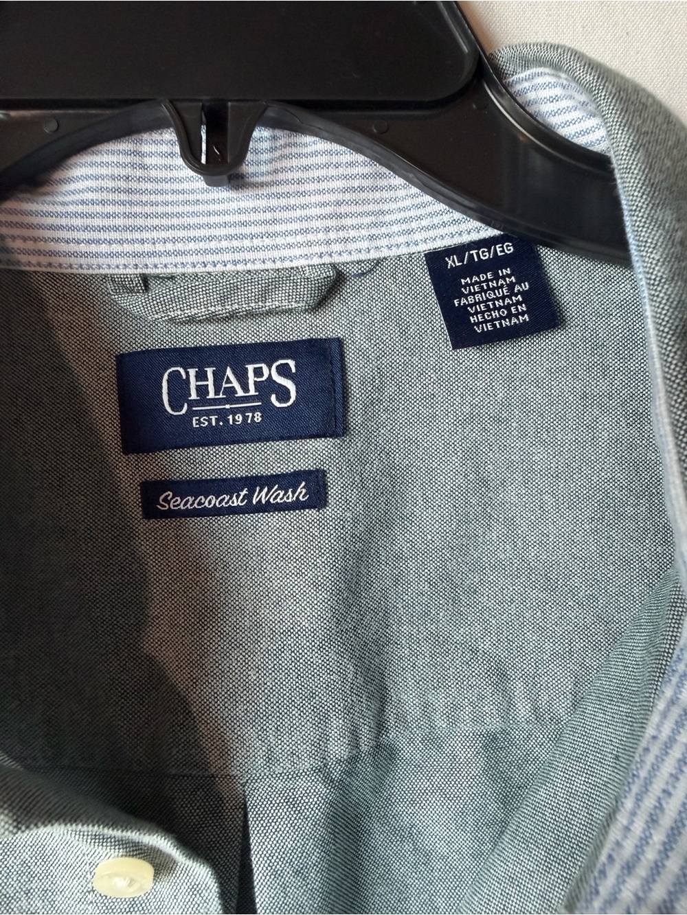Chaps Men’s Button-Down Shirt in Heathered Sage Green - Picture 3 of 12
